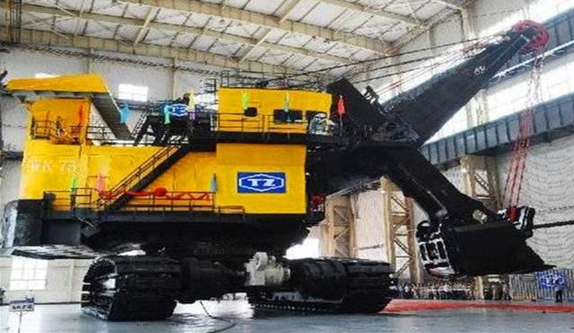 米乐M6官方网站中国最大的挖掘机一铲可挖135吨料一个月挖空一座煤矿(图3)