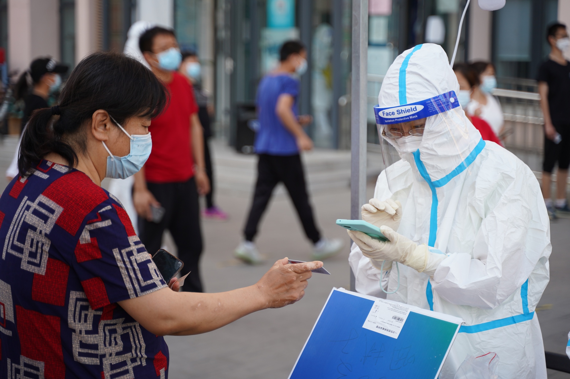“低风险地区进京须持7日内核酸证明” 低风险地区人员进返京不需7日内核酸证明？-第1张图片